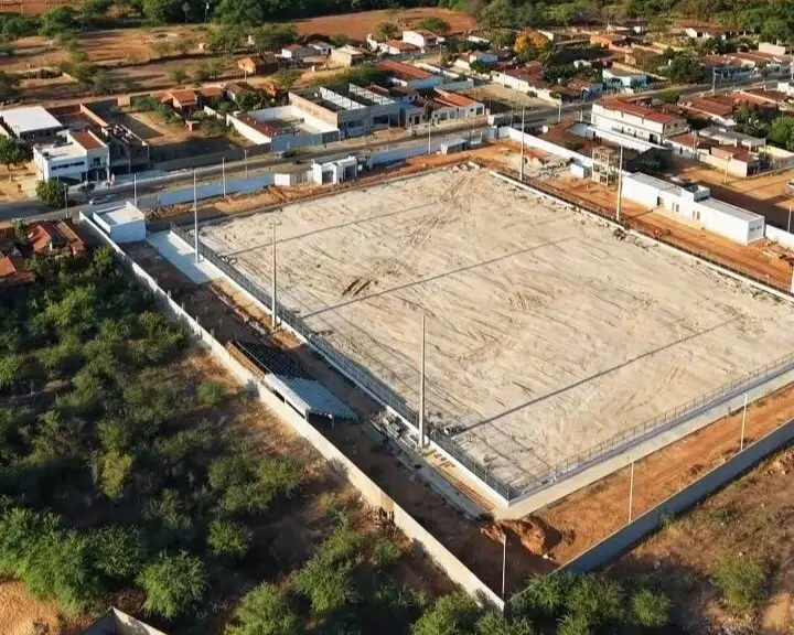 Prefeito Alexandre vistoria obras do novo Estádio Municipal de Serra Branca e destaca expectativa de entrega à população