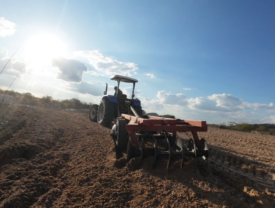 Prefeitura de Serra Branca inicia corte de terras com objetivo de beneficiar 800 agricultores