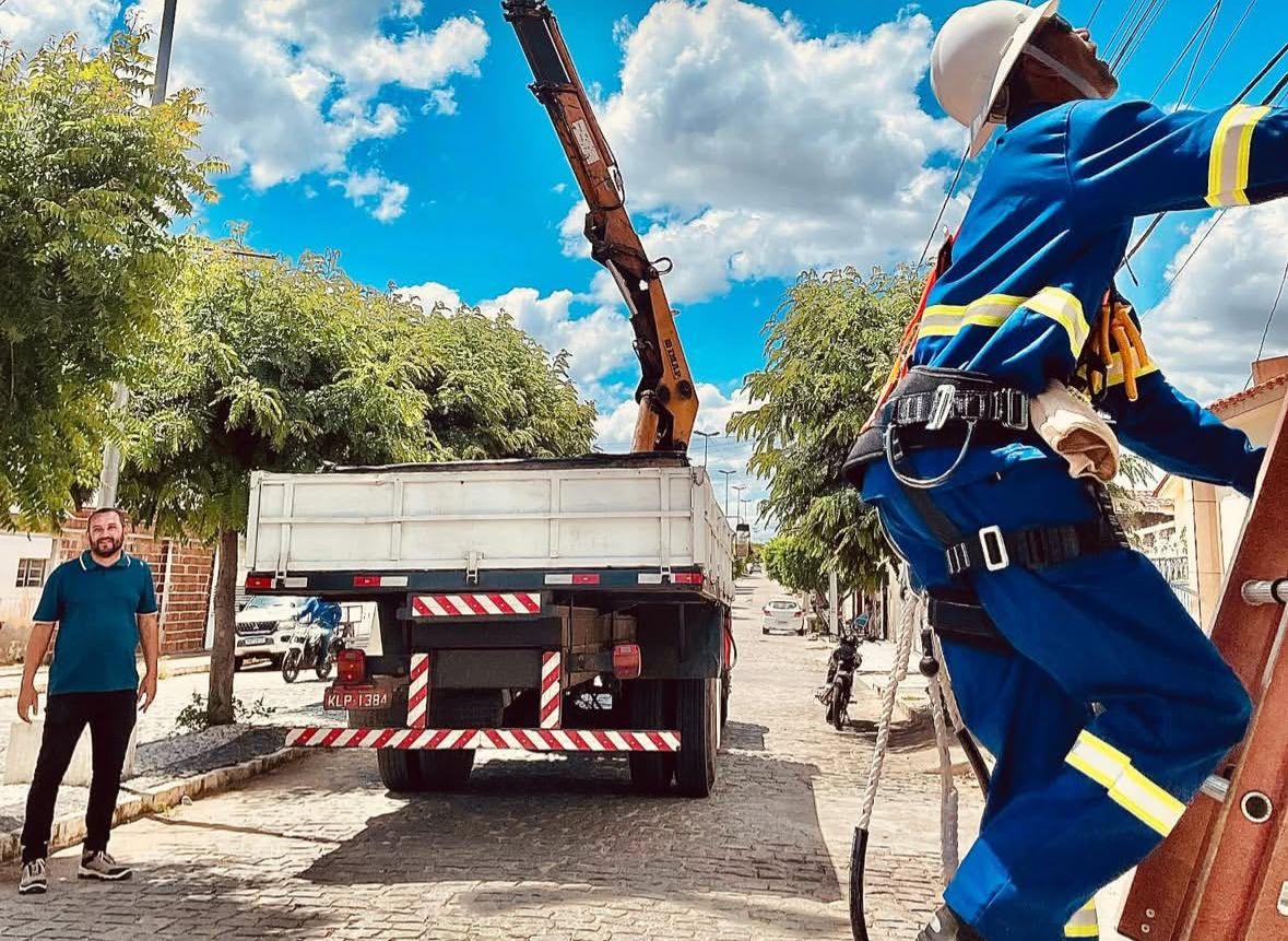 Prefeitura de Serra Branca substitui mais de 2.400 lâmpadas e reforça segurança e eficiência na iluminação pública